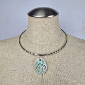 Green Floral Ceramic Pendant Collar Necklace
